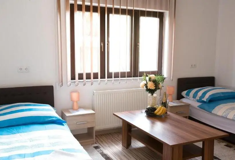 اتاق استاندارد سه تخته با سرویس بهداشتی مشترک, Guesthouse Vila Puzic