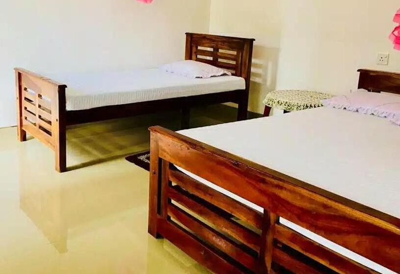 Economy Triple Room, Kumari Guest House