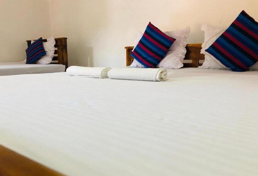 Economy Triple Room, Kumari Guest House