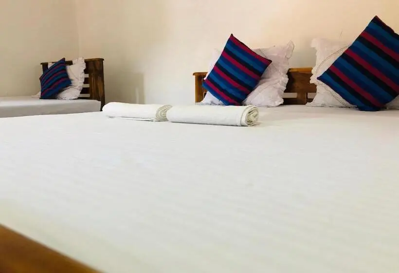 エコノミートリプルルーム, Kumari Guest House