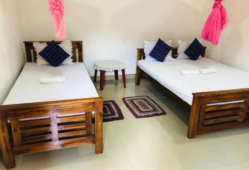 エコノミートリプルルーム, Kumari Guest House