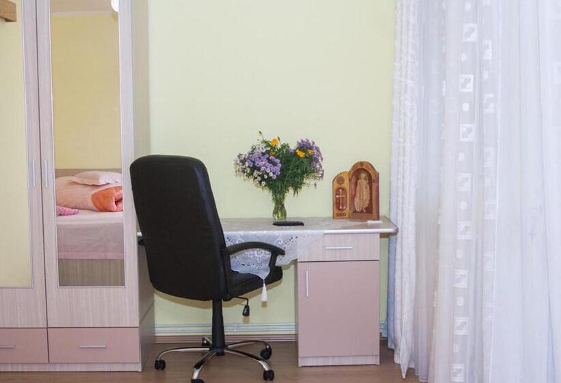 スタンダードルーム, Vila Cu Flori