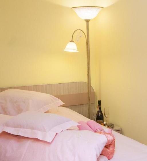 スタンダードルーム, Vila Cu Flori