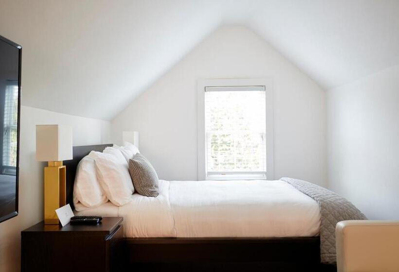 סוויטה, Station Inn Pawling