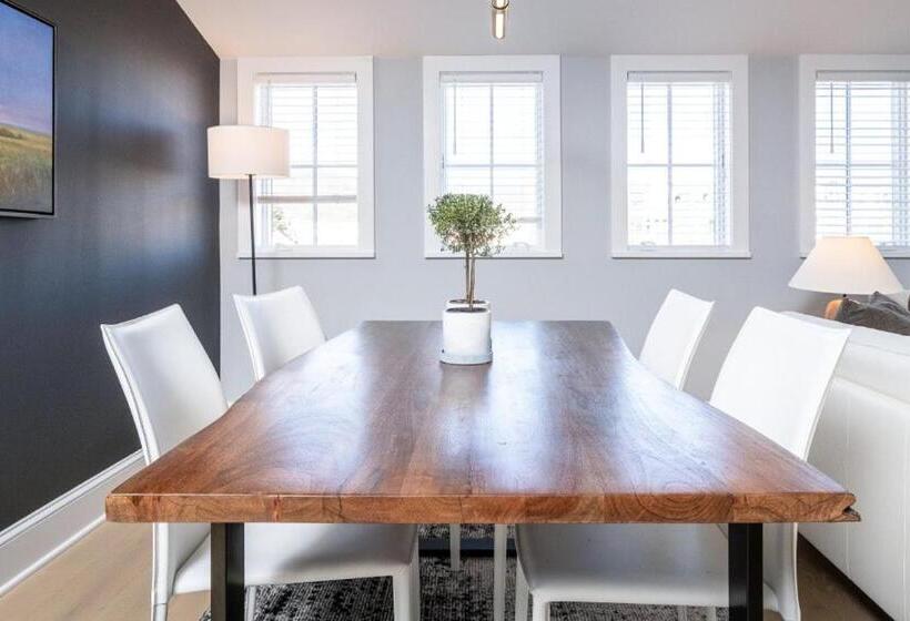 דירת חדר, Station Inn Pawling