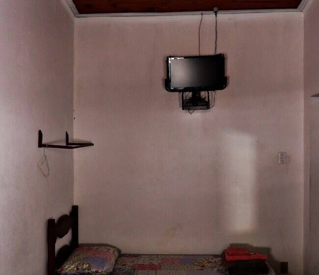 غرفة قياسية ثلاثية, Pousada O Caipira