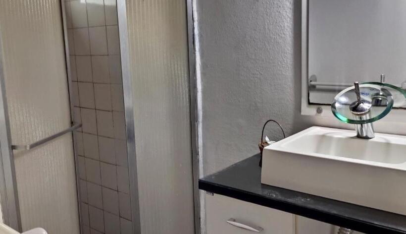 스탠다드 트리플 발코니 룸, Pousada Taverna Do Golf