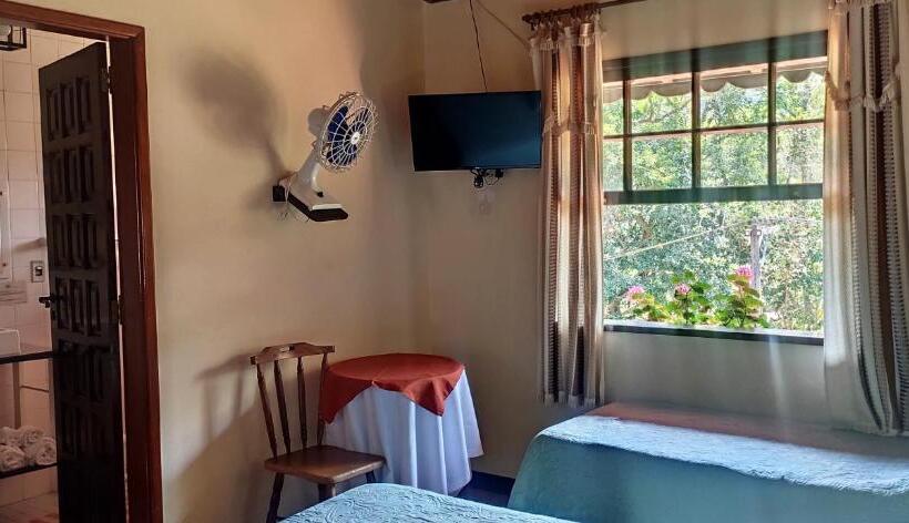 컴포트 트리플 룸, Pousada Taverna Do Golf