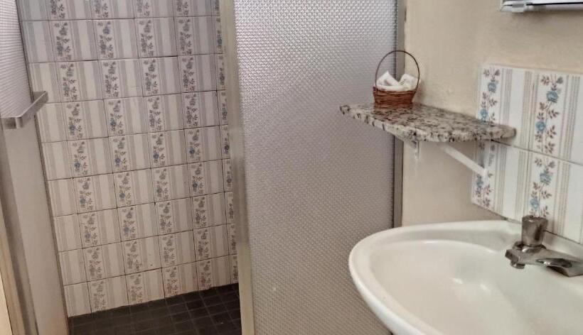 이코노미 룸, Pousada Taverna Do Golf