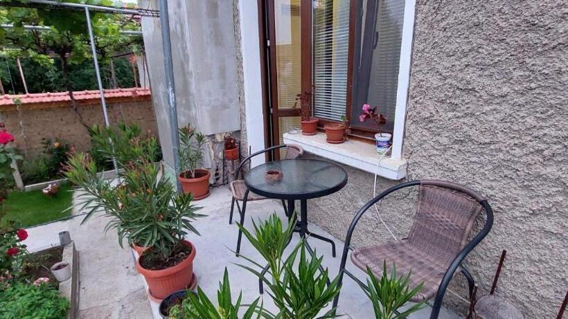 Трехместный Номер Классика, Guest House Kukera