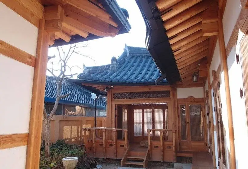 Standard-huone, Sarangroo