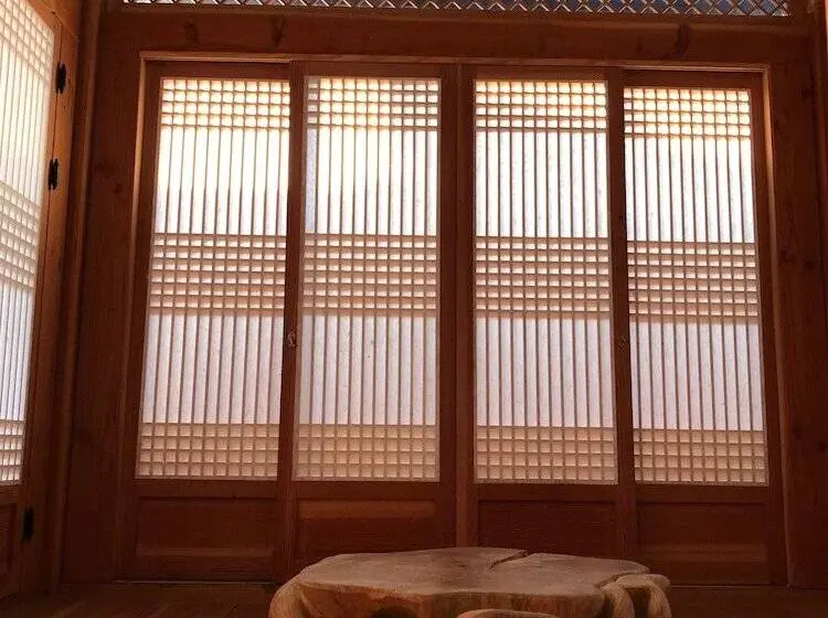 Standard-huone, Sarangroo