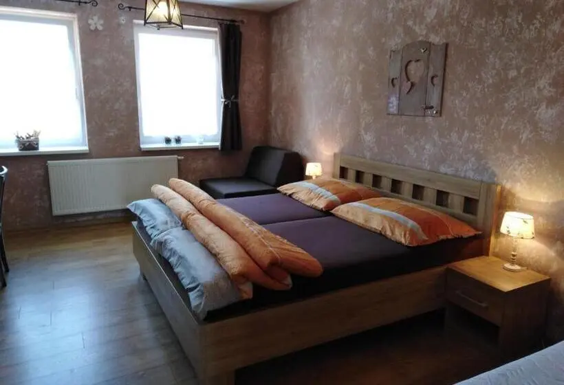 اتاق استاندارد سه نفره, Ubytování U Janča