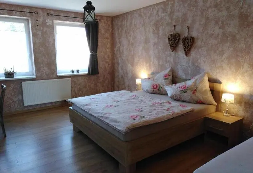 اتاق استاندارد سه نفره, Ubytování U Janča