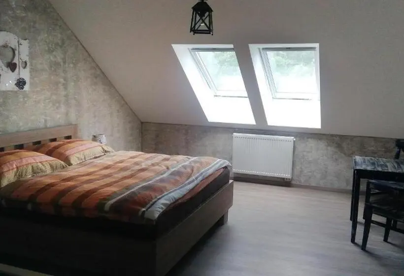 استودیوی استاندارد, Ubytování U Janča