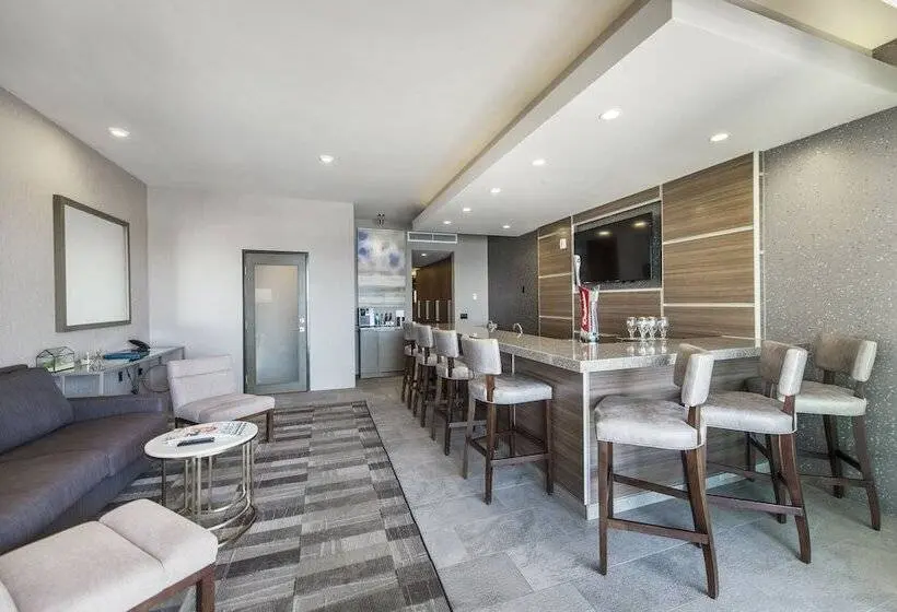 ペントハウススイート, Shade Hotel Redondo Beach