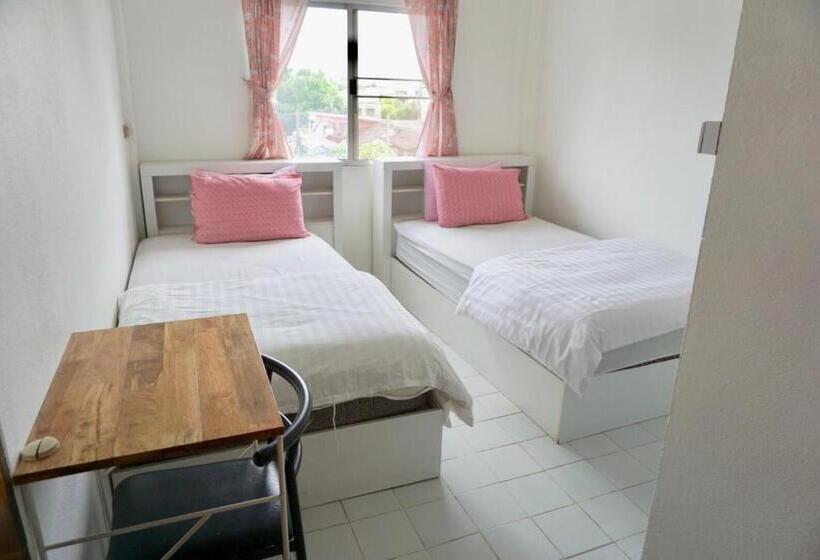 이코노미 룸, Tourist Inn