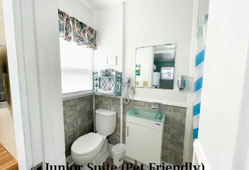 סוויטת ג'וניור, The Anchorage Motel