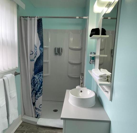 מיטת קינג בסוויטה, The Anchorage Motel