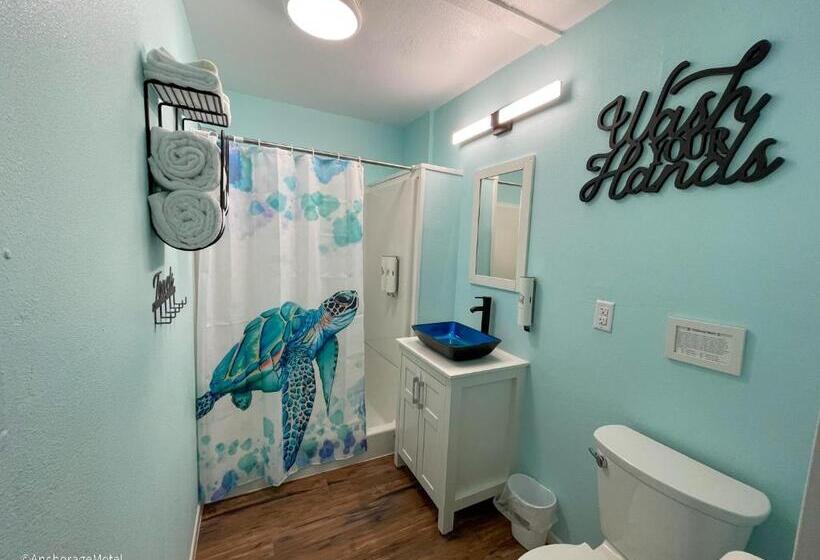 מיטת קינג בסוויטה, The Anchorage Motel