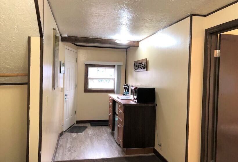 חדר פרמיום, The Anchorage Motel