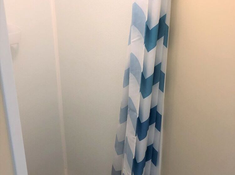 חדר פרמיום, The Anchorage Motel