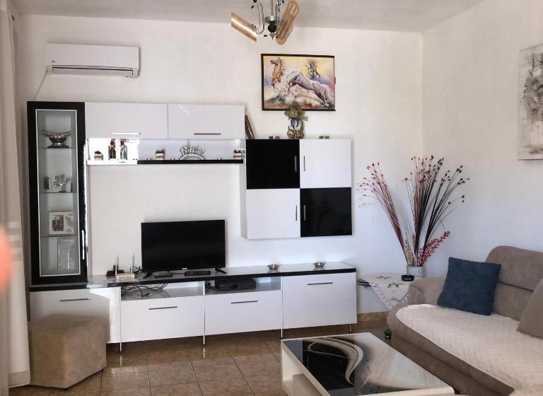１階の１ベッドルームアパートメント, Arsen Apartments