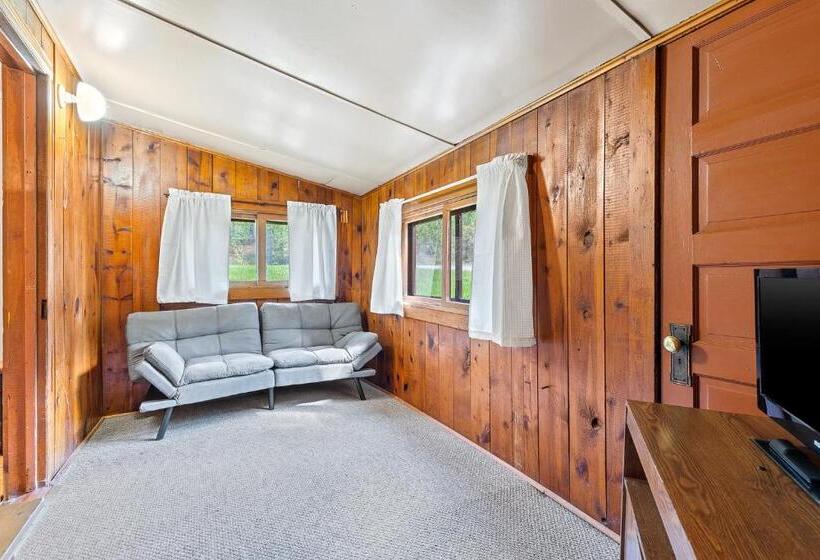 בונגלו משפחתי, Harney Camp Cabins