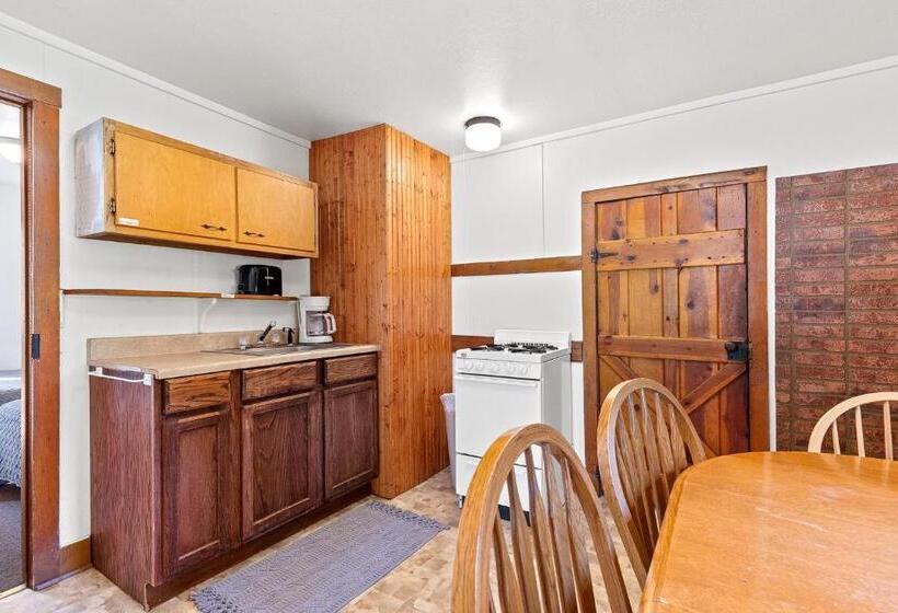 בונגלו משפחתי, Harney Camp Cabins