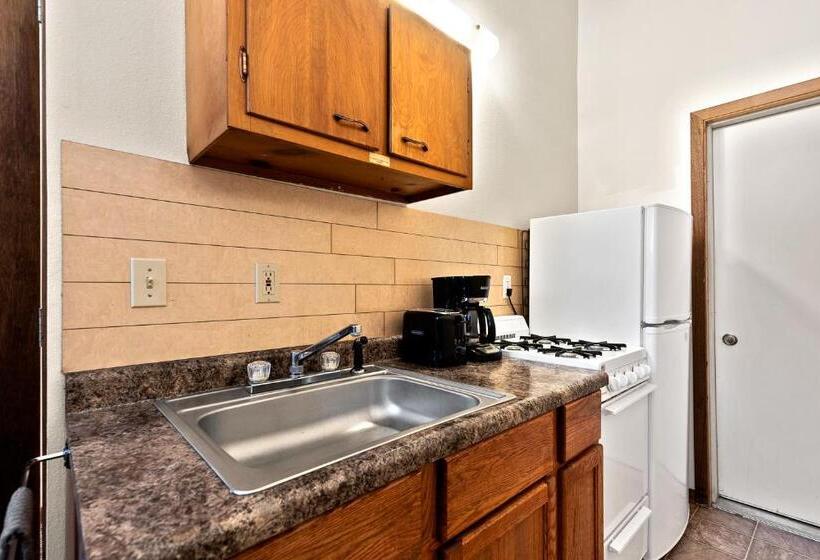 חדר משפחתי, Harney Camp Cabins