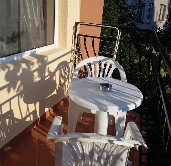 اتاق استاندارد با بالکن, Guest House Adriya