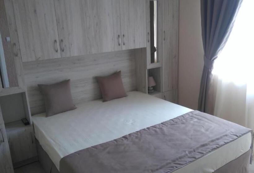 اتاق استاندارد با بالکن, Guest House Adriya
