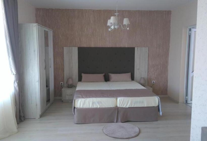 آپارتمان 1 خوابه با بالکن, Guest House Adriya