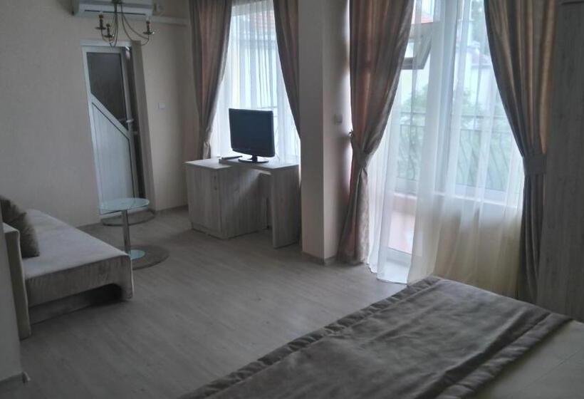 آپارتمان 1 خوابه با بالکن, Guest House Adriya