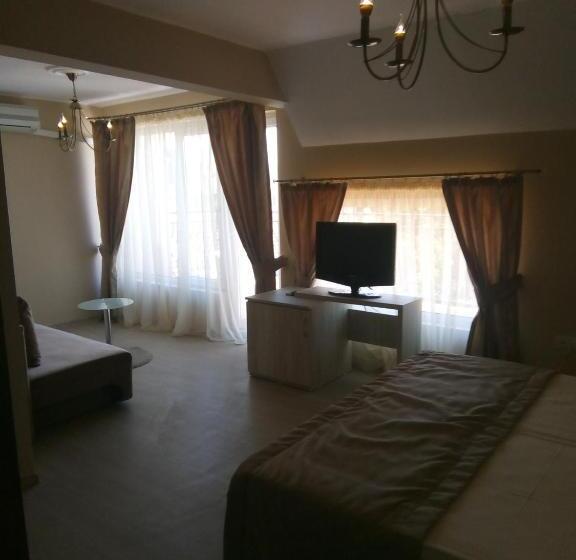 اتاق سوپریور چهار تخته, Guest House Adriya