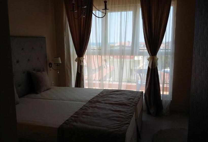 اتاق سه نفره سوپریور با چشمانداز دریا, Guest House Adriya