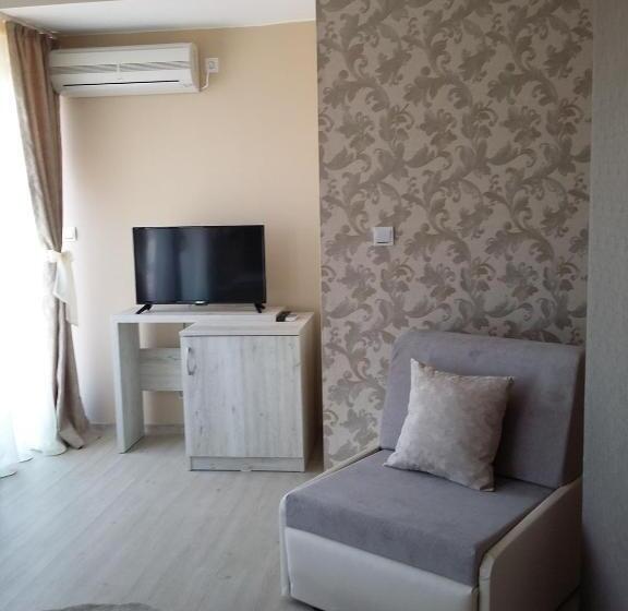 اتاق سه نفره سوپریور با چشم‌انداز دریا, Guest House Adriya