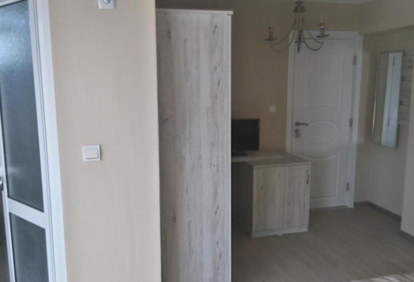 اتاق استاندارد با بالکن, Guest House Adriya