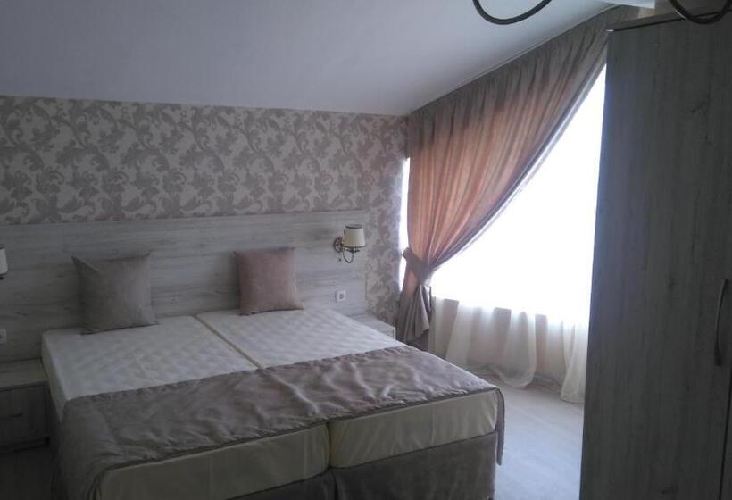 اتاق استاندارد با بالکن, Guest House Adriya