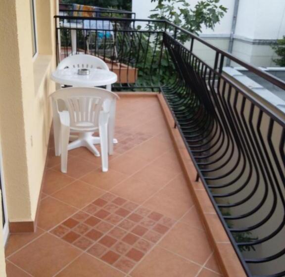 آپارتمان 1 خوابه با بالکن, Guest House Adriya