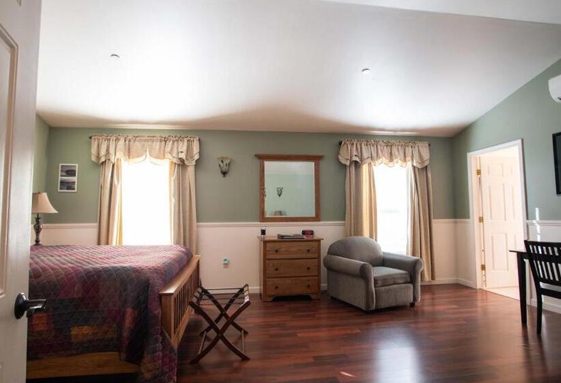 Номер Deluxe Кровать Кинг, Swift River Suites
