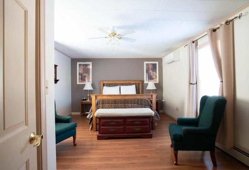 디럭스 스위트, Swift River Suites