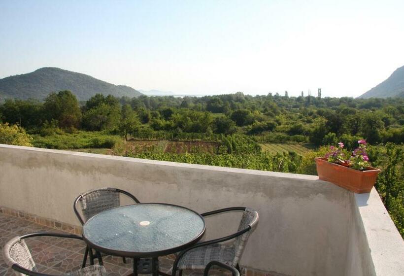 اتاق استاندارد چهار تخته, Vržina Farm House Skadar Lake