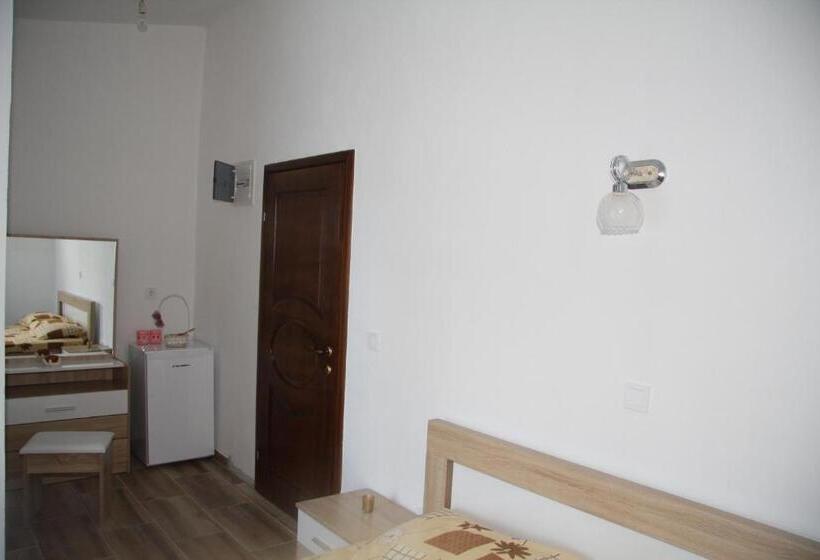 اتاق استاندارد, Vržina Farm House Skadar Lake