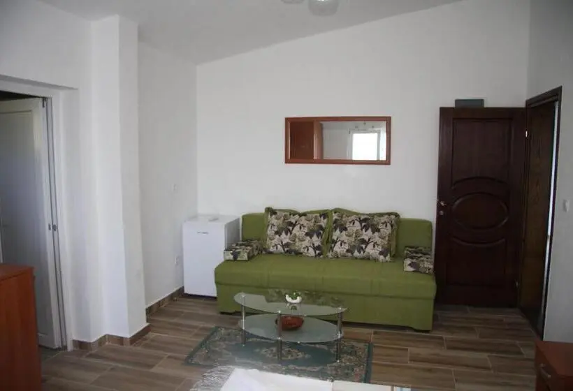 اتاق استاندارد چهار تخته, Vržina Farm House Skadar Lake