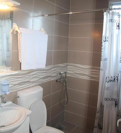 اتاق استاندارد چهار تخته, Vržina Farm House Skadar Lake