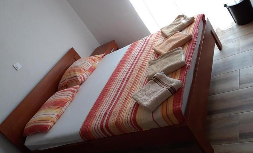 اتاق استاندارد چهار تخته, Vržina Farm House Skadar Lake