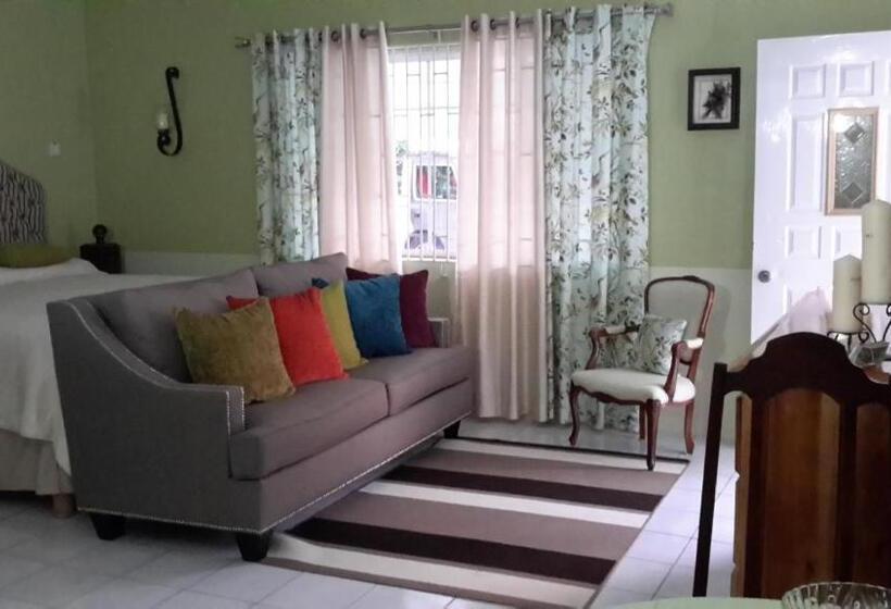 اتاق لوکس با بالکن, Lorenton Hideaway