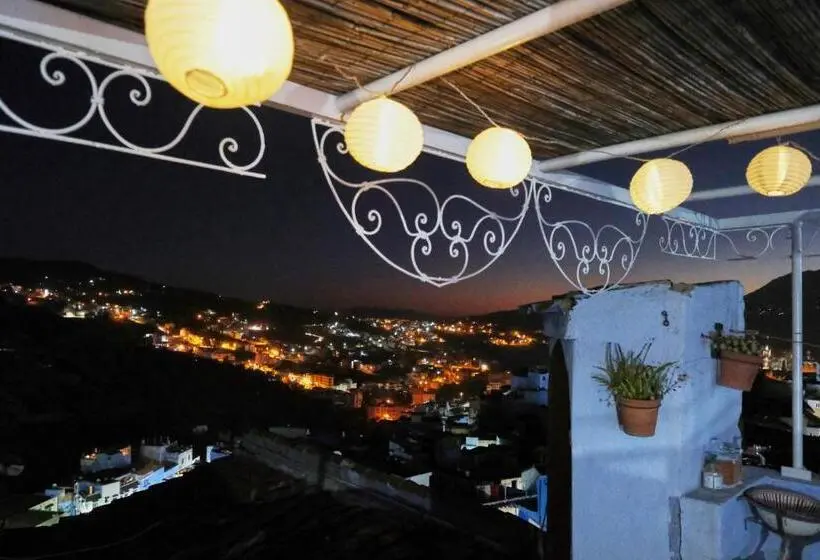Standard Kolmen Hengen Huone, Riad Nerja