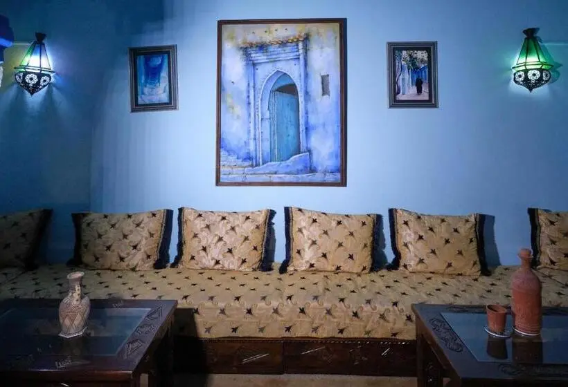 Standard Kolmen Hengen Huone, Riad Nerja